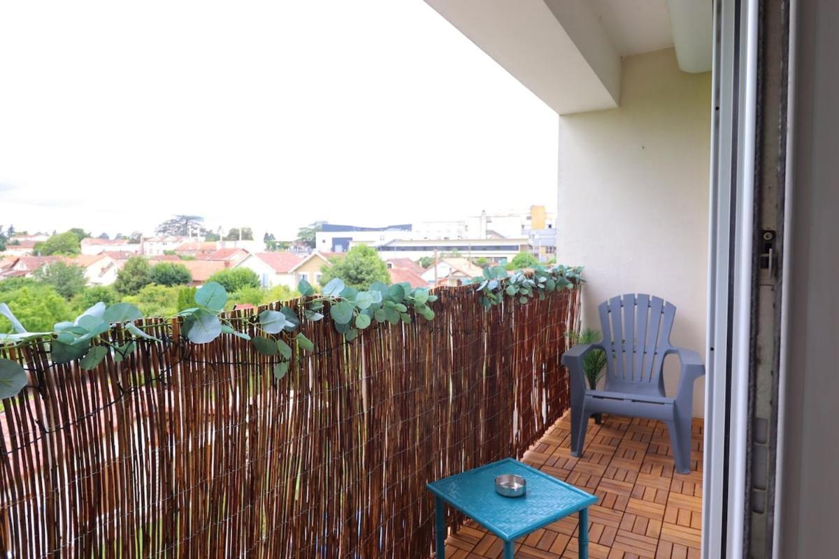 Le Ambroise - T3 Spacieux Et Calme Avec Parking Gratuit Bergerac Zimmer foto
